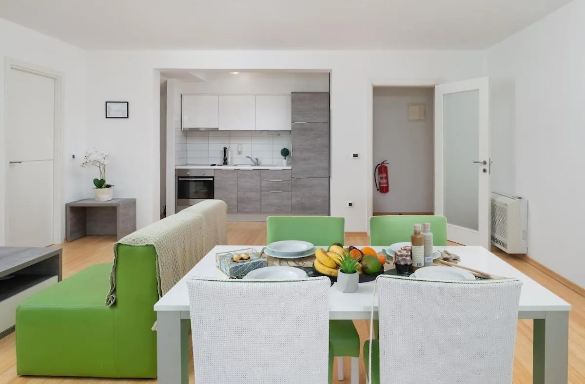 Sunny Resort Apartment 1211 بيتريتْشاني