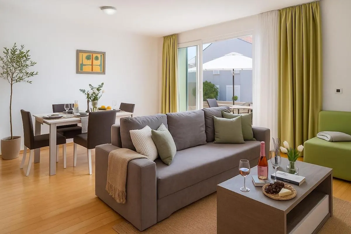 Sunny Resort Apartment 1211 بيتريتْشاني